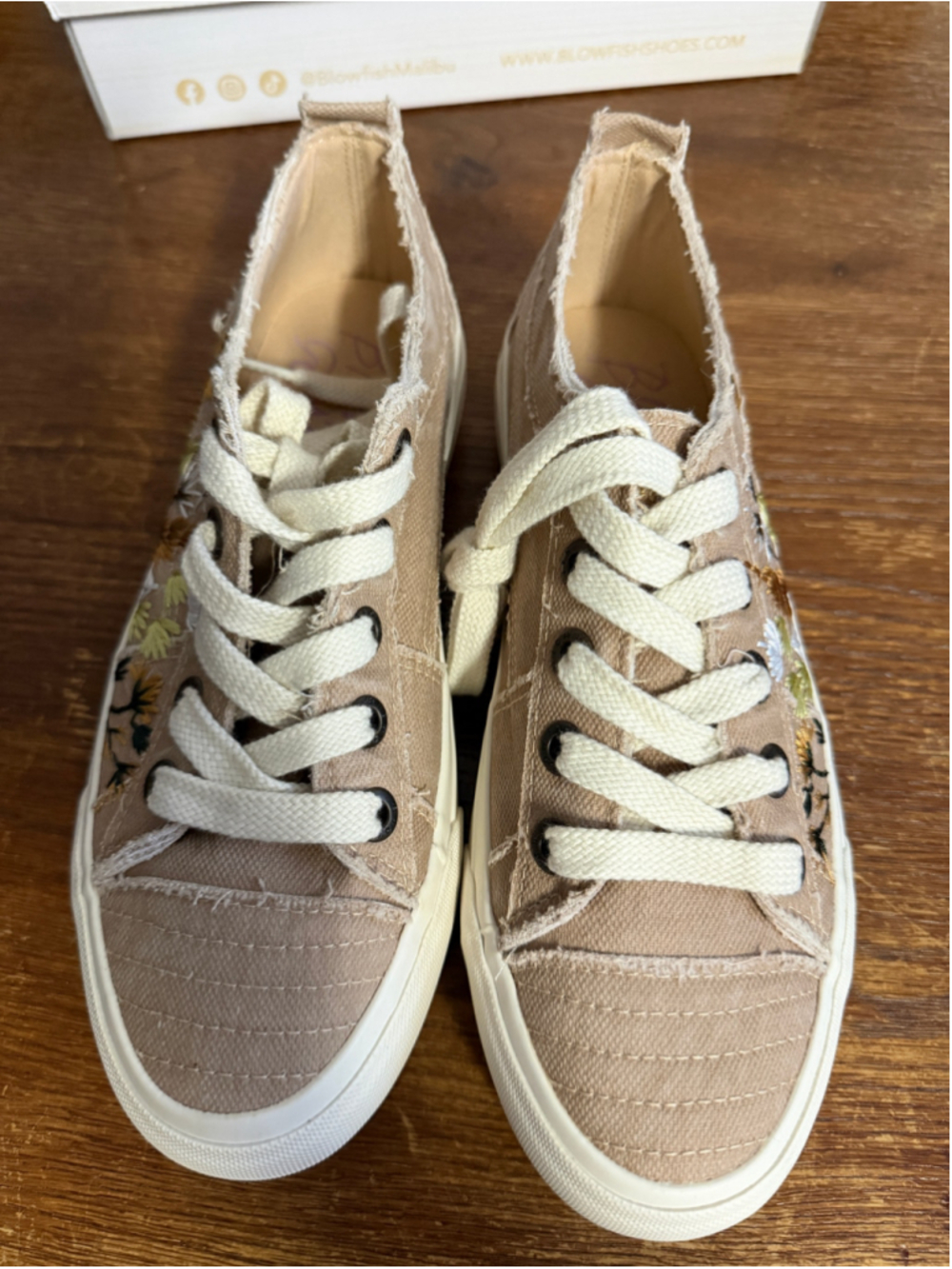 NEW Blowfish Malibu Sadie-Sun Women’s Size 8 Warm Taupe Embroidered Platform Sne - Picture 6 of 7